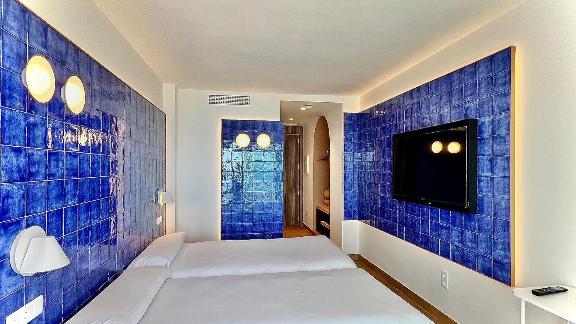 Perla Marina Hotel Nerja 4*,