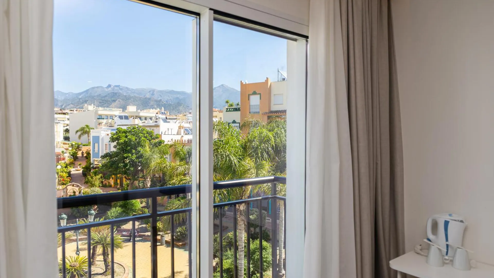 Hotel Perla Marina Nerja 4*,  España